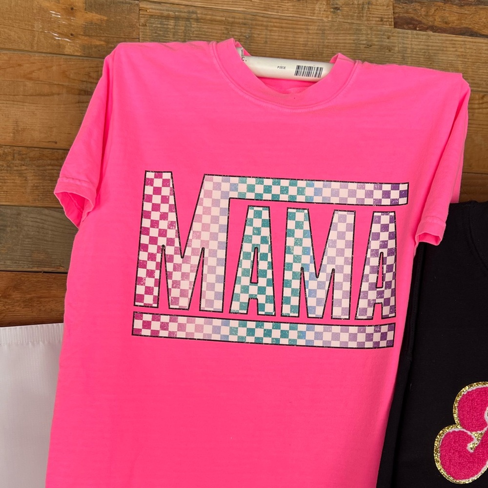 Checkered mama tee